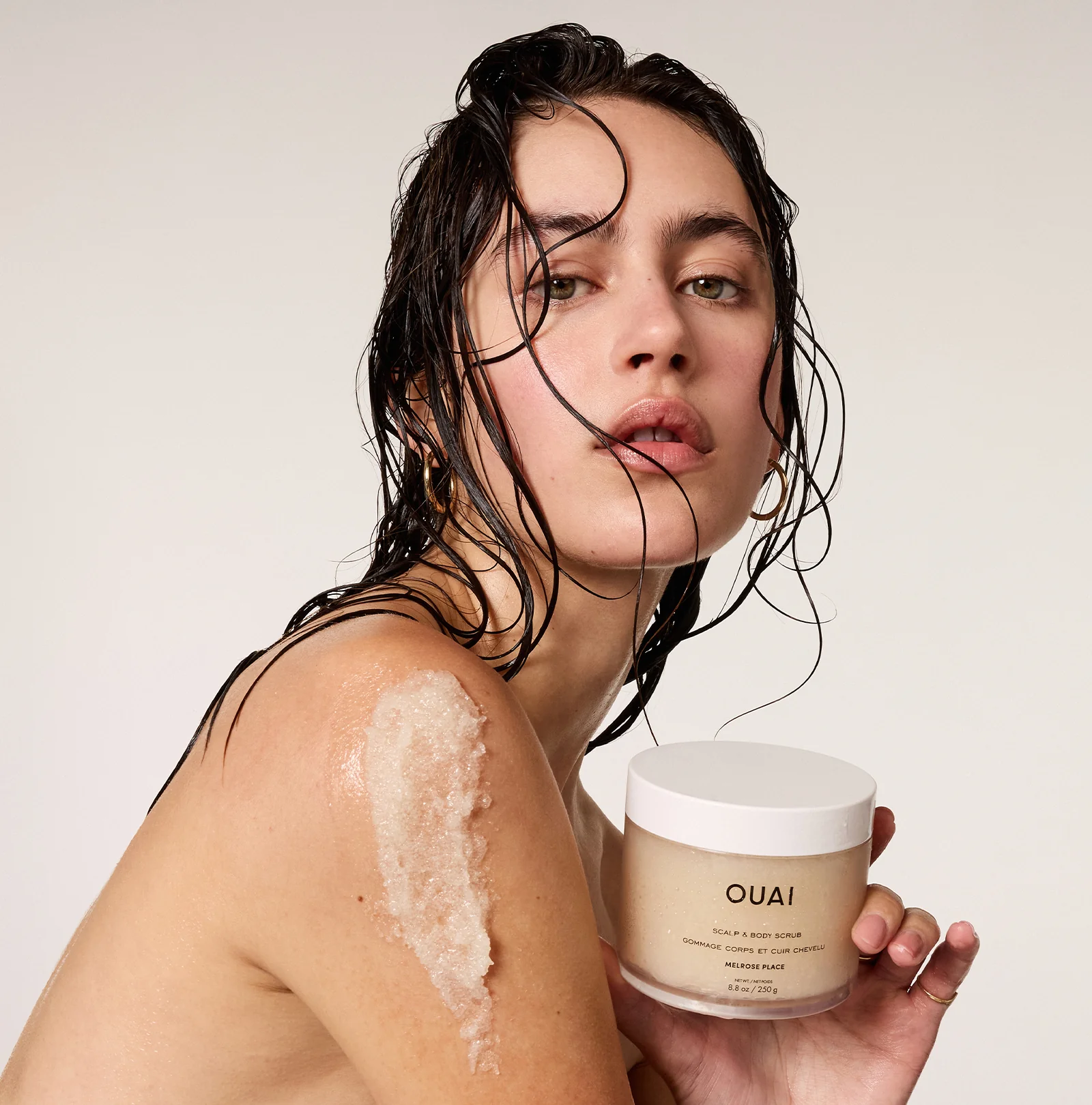 MEET ME ON MELROSE SET - Image 4